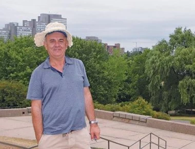 Φιλοσκοπιανό που μιλά για «Μακεδόνες» που ζουν στην Ελλάδα κατεβάζει στα ψηφοδέλτιά του το ΚΙΝΑΛ